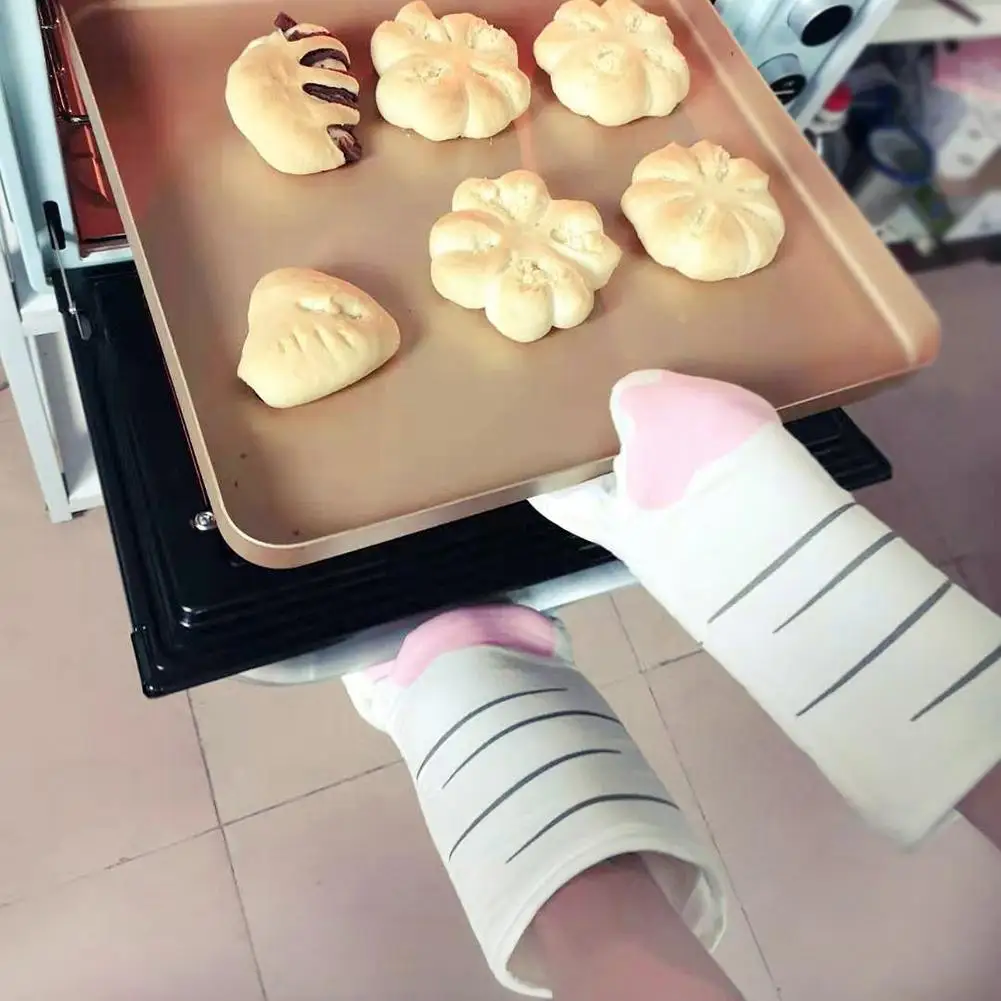 

Fashionable Cute Cat Paw Gloves Kitchen Microwave Oven-proof Gloves Cotton Oven Baking Insulated Gloves For Home, Kitchen, Cake