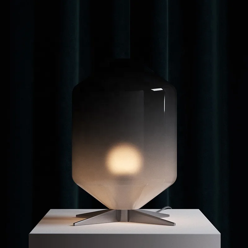 Комнатная градиентная лампа цвета шампанского дыма со стеклянной основой