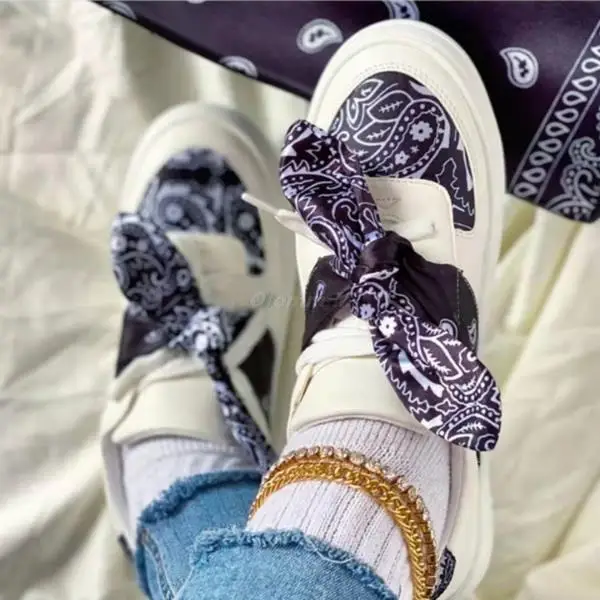 

Y 2021 totem bowknot silk scarf printing shallow mouth single shoes comfortable large size lace flat women shoes ms casual shoes