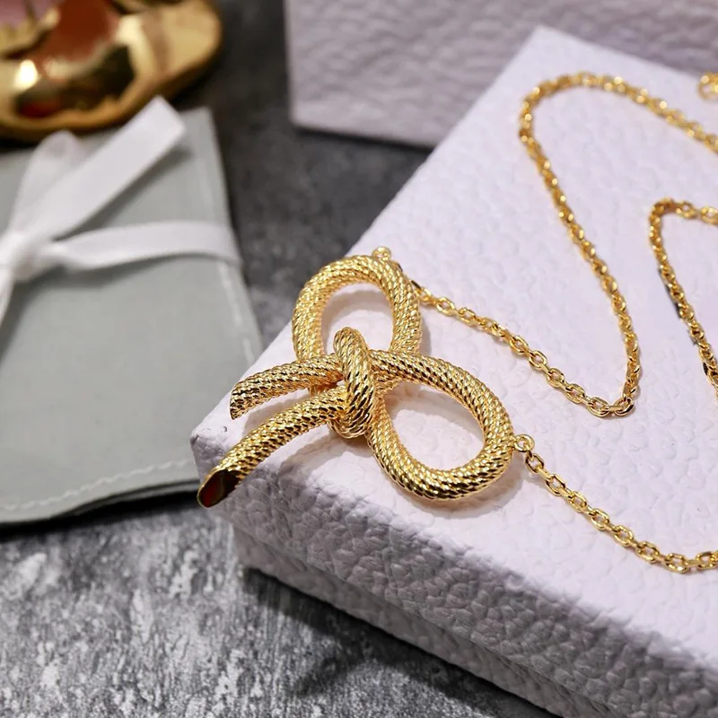 

Top Quality Vacuum Plating Gold Thick Chain Cute Bowknot Charm Necklace for Women Fashion Jewelry