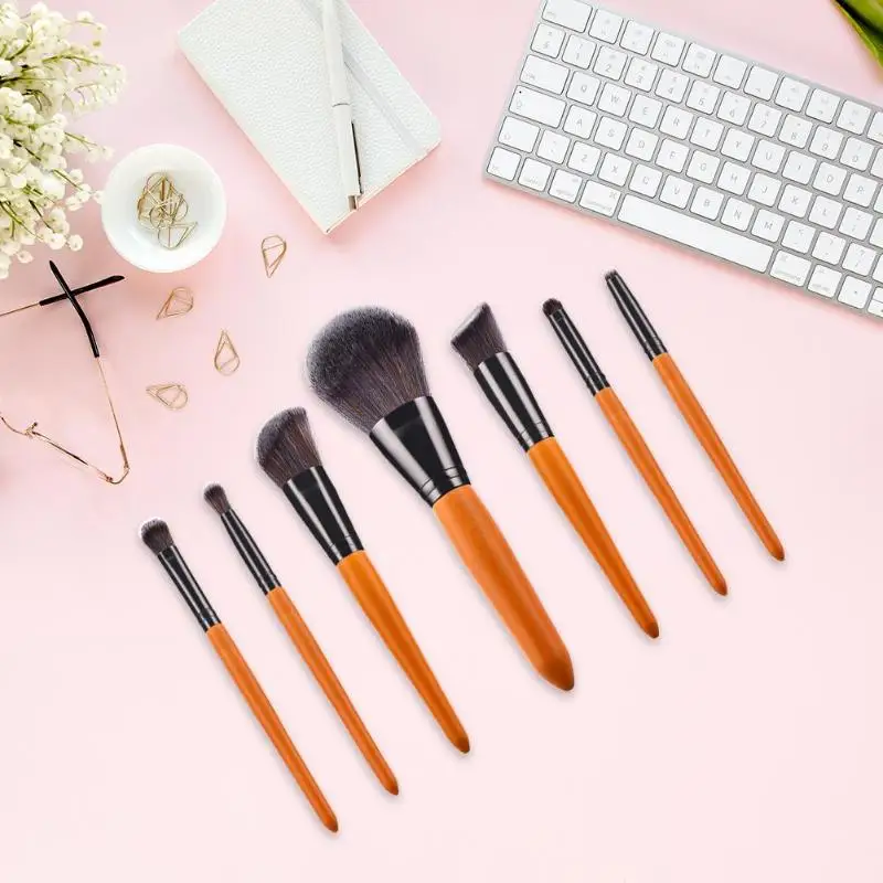 

10pcs/Set Pro Christmas Makeup Brushes Eye Shadow Foundation Powder Beauty Make Up Brush