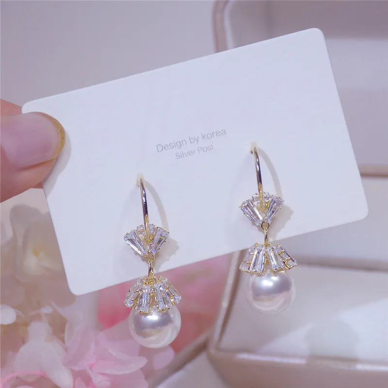 

2021 New Design 14K Real Gold Literary Pearl Temperament Stud Earrings for Women Cubic Zircon ZC Elegant Earrings