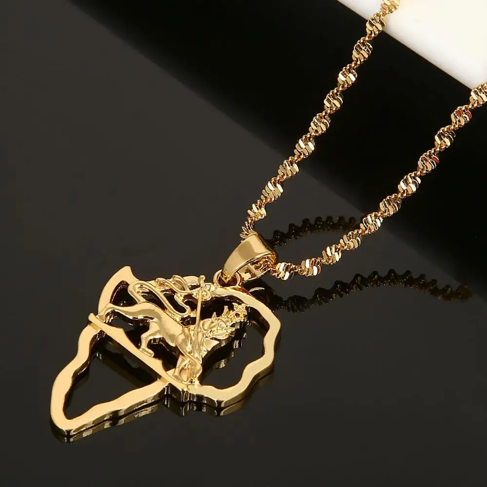 Подвеска из нержавеющей стали серебристого цвета с изображением карты в виде