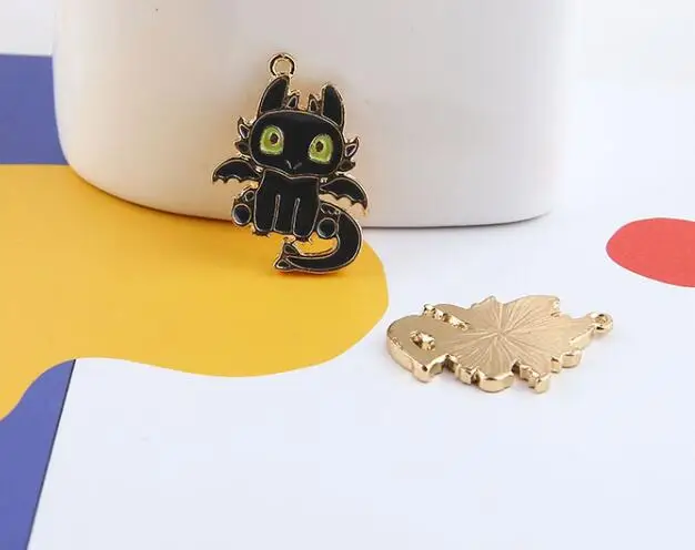 10 шт. японское аниме черное ожерелье из мультфильма эмалированные бусины