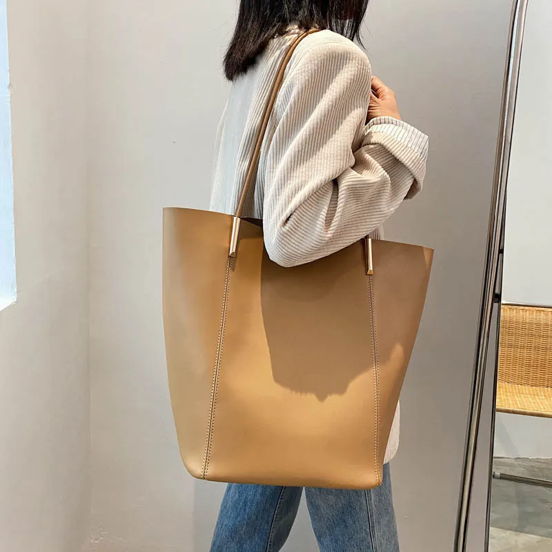 

Wholesale Popular Big Size Plain Color Tote Bag Women Daily Outdoor Simple Fashion Lady Handbag with Small Pocket