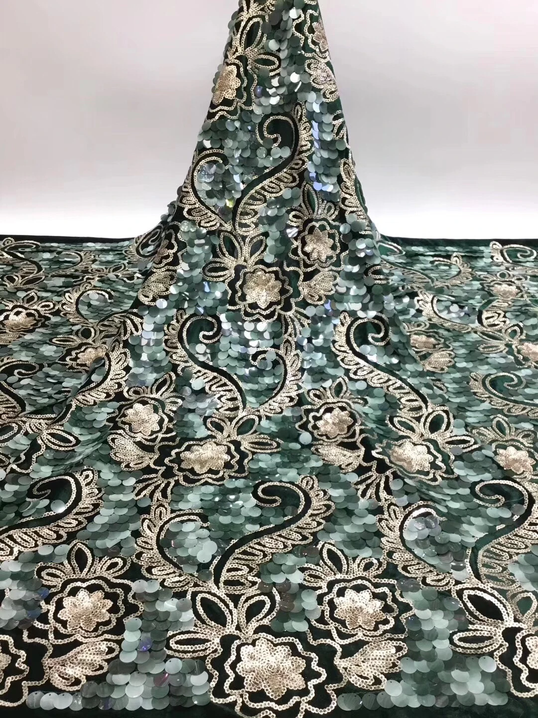 

2020 New Design African Lace Fabric High Quality French Nigerian Sequins Lace Embroidered Tulle Lace Fabric With Sequins KR9128