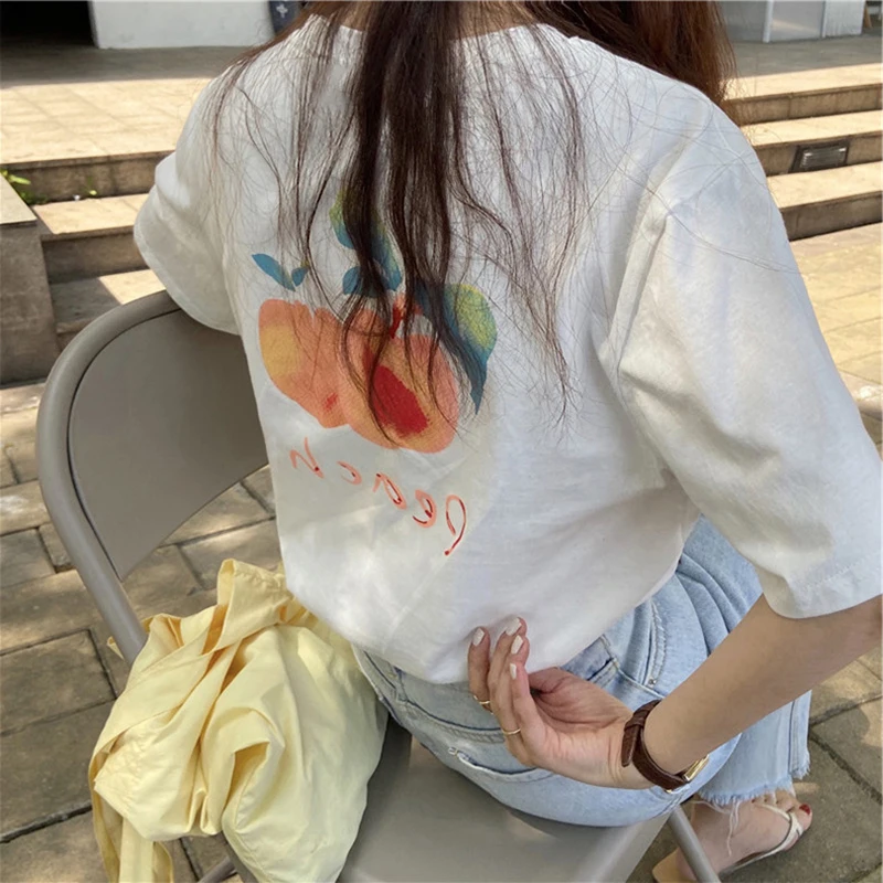 Женская футболка с мультяшным принтом разноцветная коротким рукавом и