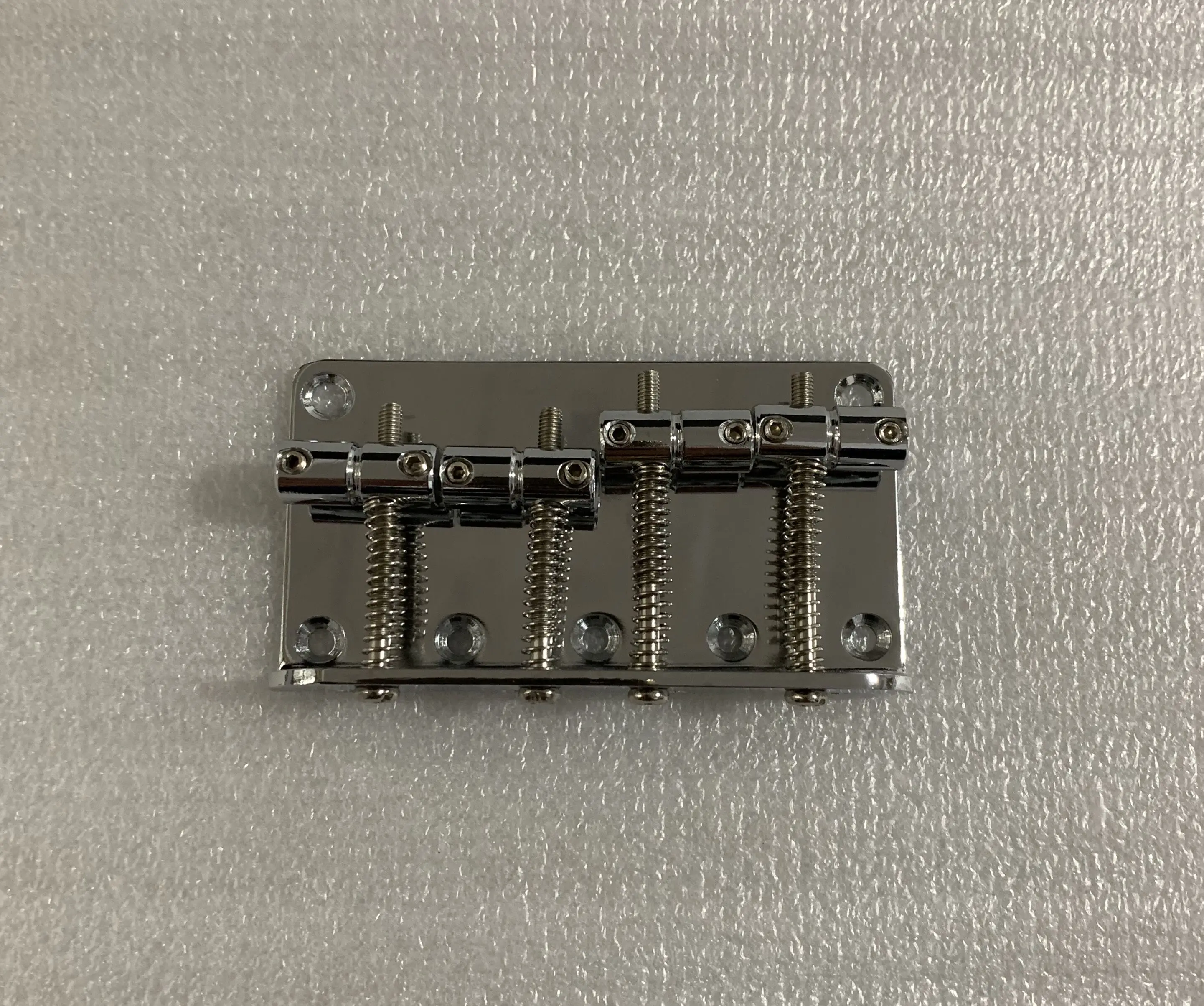 

Professional Discount Bass Bridge / Tailpiece for 4 Strings Electric Bass Guitar Chrome Color Musical Accessories #L049