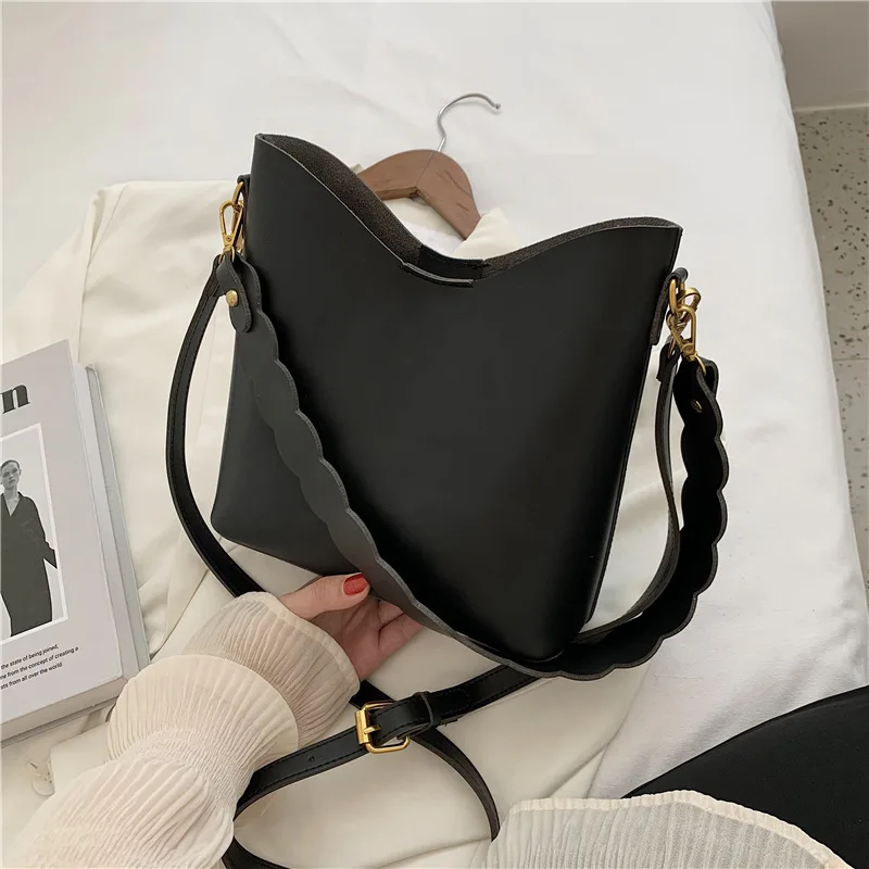 

Fashion Bucket Bag for Women Designer Wide Strap Shoulder Bags Luxury Pu Leather Crossbody Bag Large Capacity Tote Big Purses