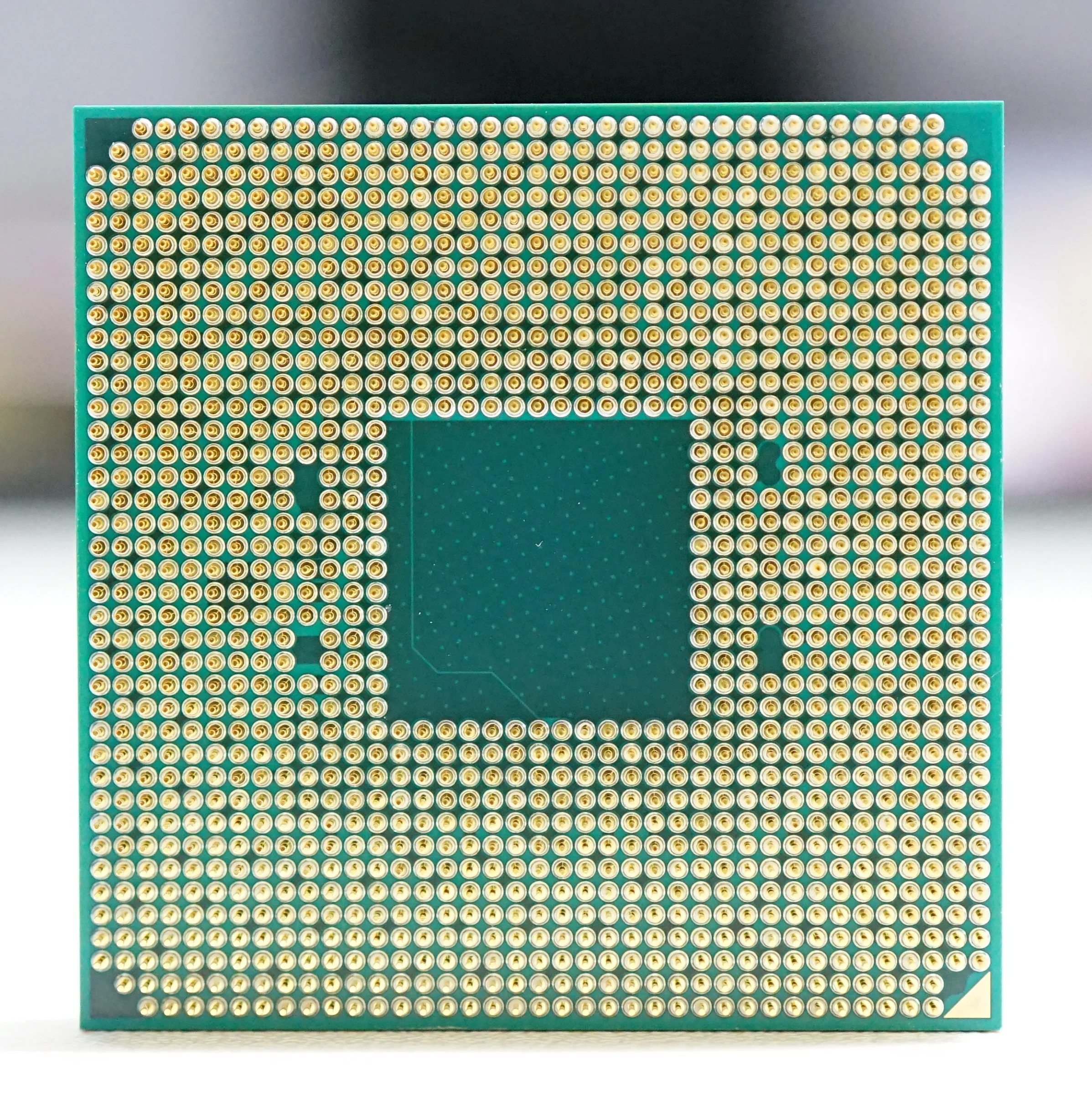 Процессор AMD Ryzen 5 2600 R5 3.4 ГГц шестиядерный 65 Вт YD2600BBM6IAF Socket AM4 для настольных ПК.