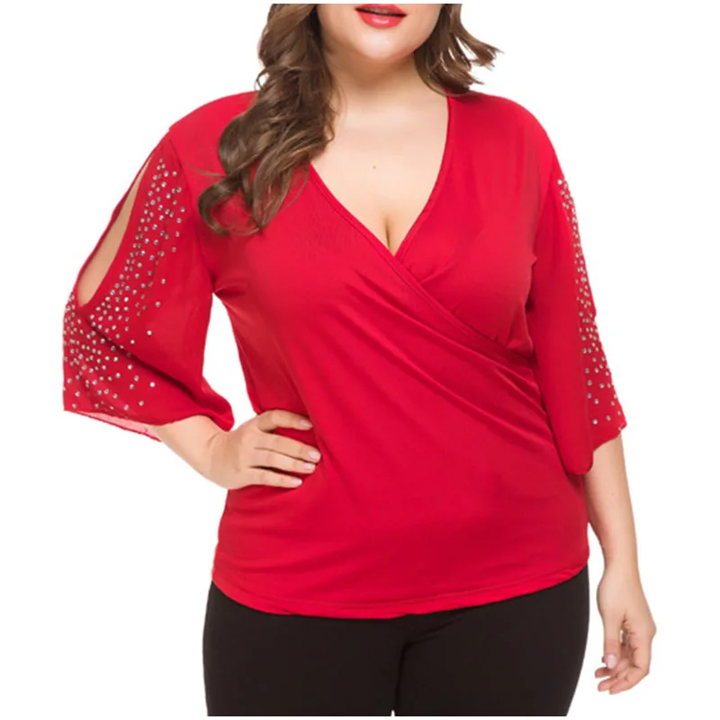 Женские футболки размера плюс с вырезами украшенные стразами расклешенными