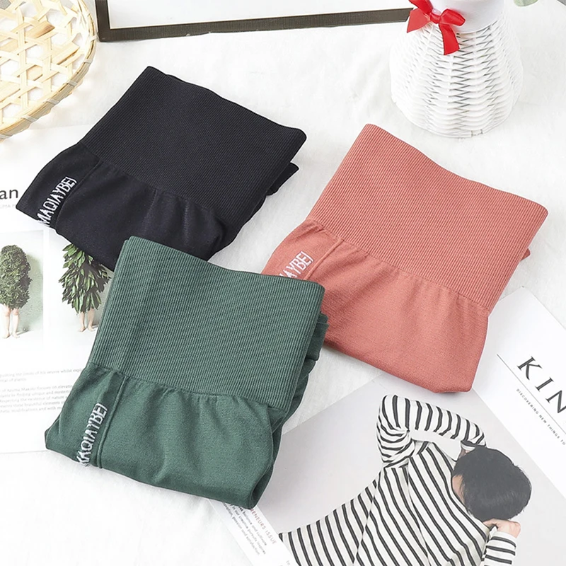 

High Waist Exercise Shorts Essential Seamless Fitness Yoga Shorts Twist Yoga Running Shorts Exercise Women Gym Tight Pants