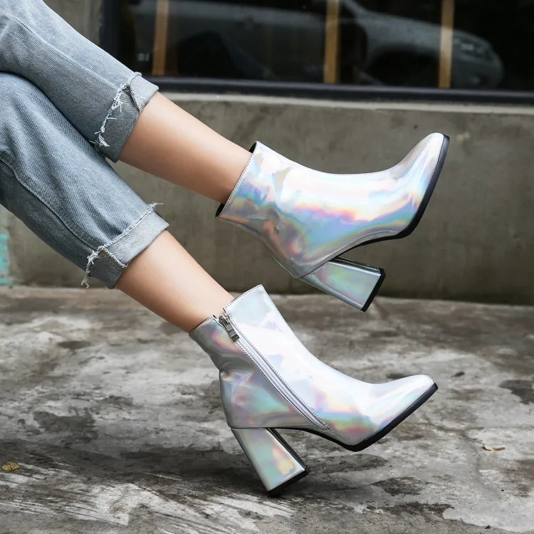 

Women's Shoes