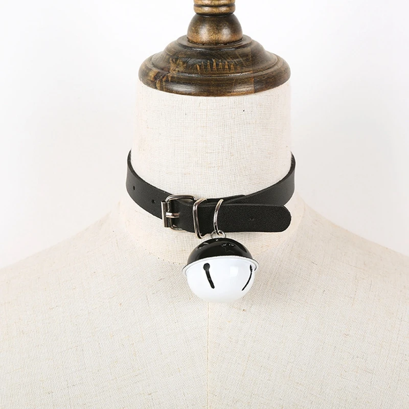 Женское кожаное колье-чокер черное готическое с колокольчиком для косплея |