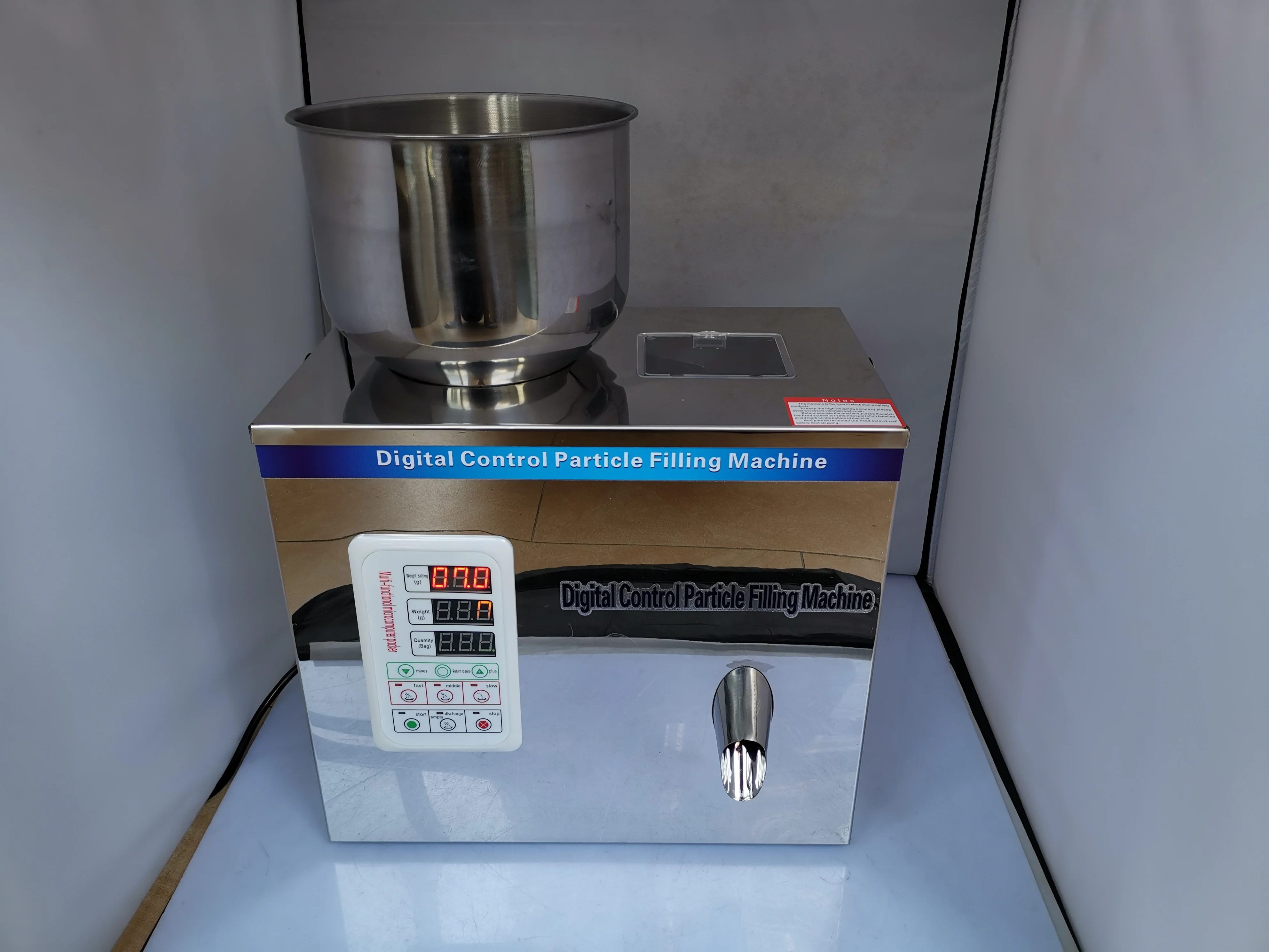 1-30g automatic Food weighing packing machine Granular Tea hardware nut materials filling machine Granular material version