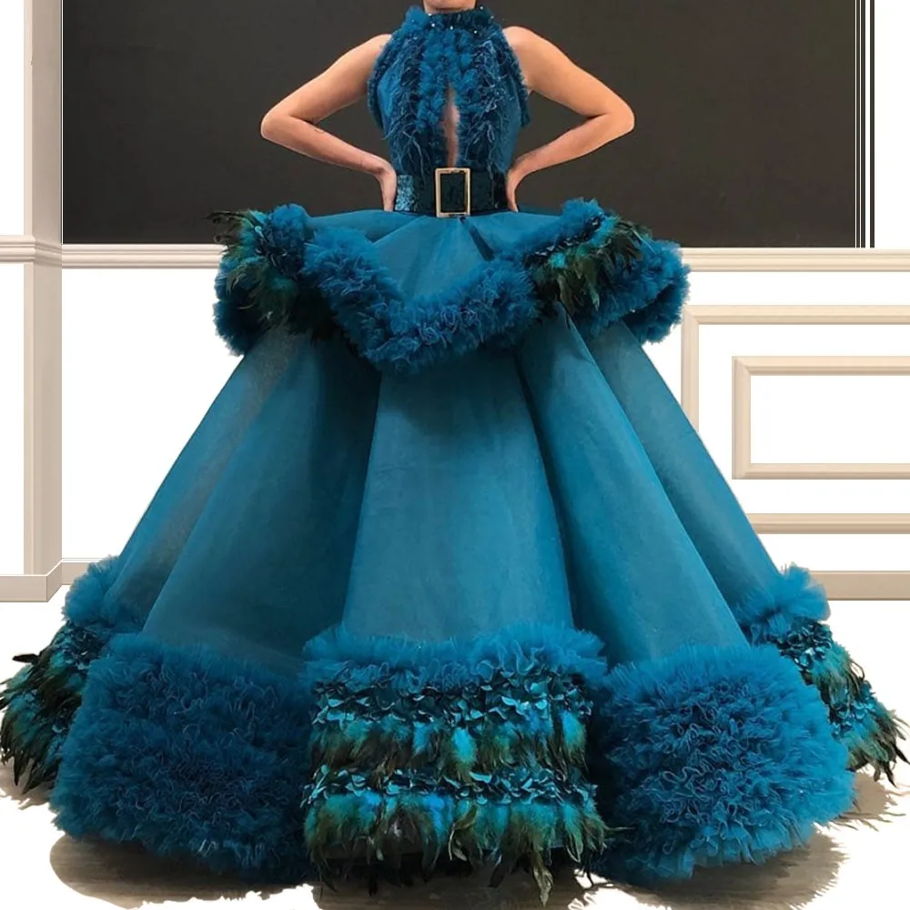 

2020 New Luxury Celebrity Dress With Feathers Ruffle Sleeveless Prom Dresses Tiered Skirts Red Carpet Gowns robes de mariée