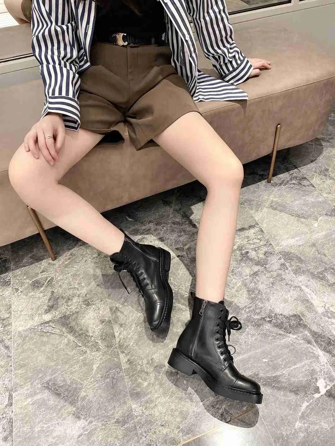 

Gneuine Leather Women Ankle Boots Fashion Platform Low Heels Martin Boots Runway Lace Up Autumn Winter Combat Boots For Women 40