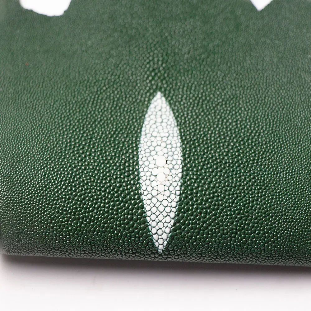 Натуральная кожа ската Junetree Большая зеленая рыбья кожа|Натуральная кожа| |