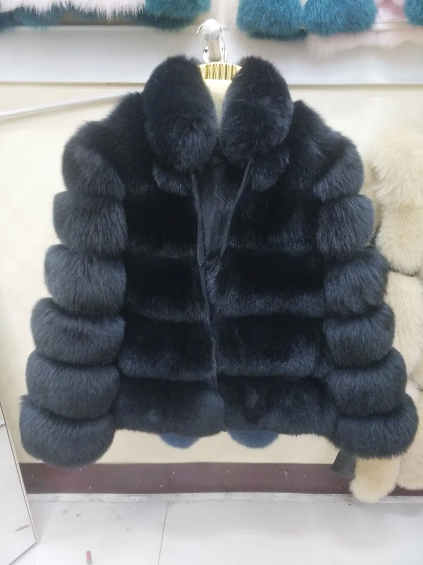Шуба из натурального Лисьего меха, короткая куртка из натурального Лисьего меха, зимняя модная теплая Повседневная Европейская женская уличная стильная куртка - Цвет: black