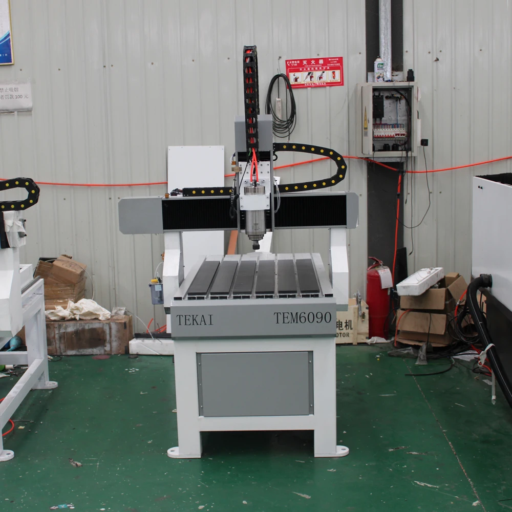 Маршрутизатор с ЧПУ Китай цена Настольный Станок для резки фанеры ДВП ПВХ гравер