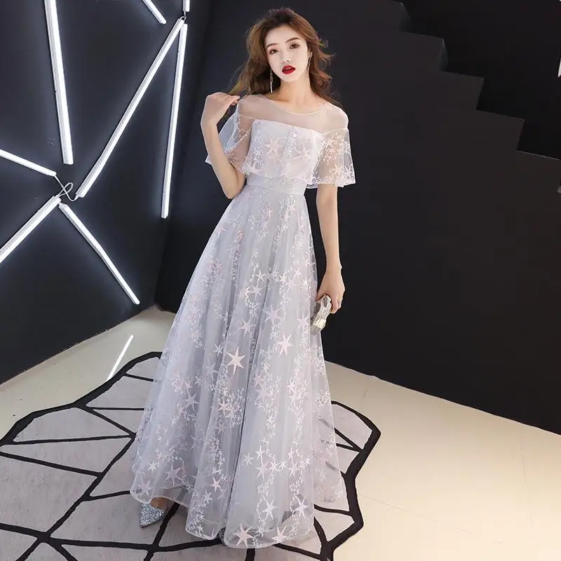 Женское узкое длинное платье элегантное облегающее с круглым вырезом рукавом