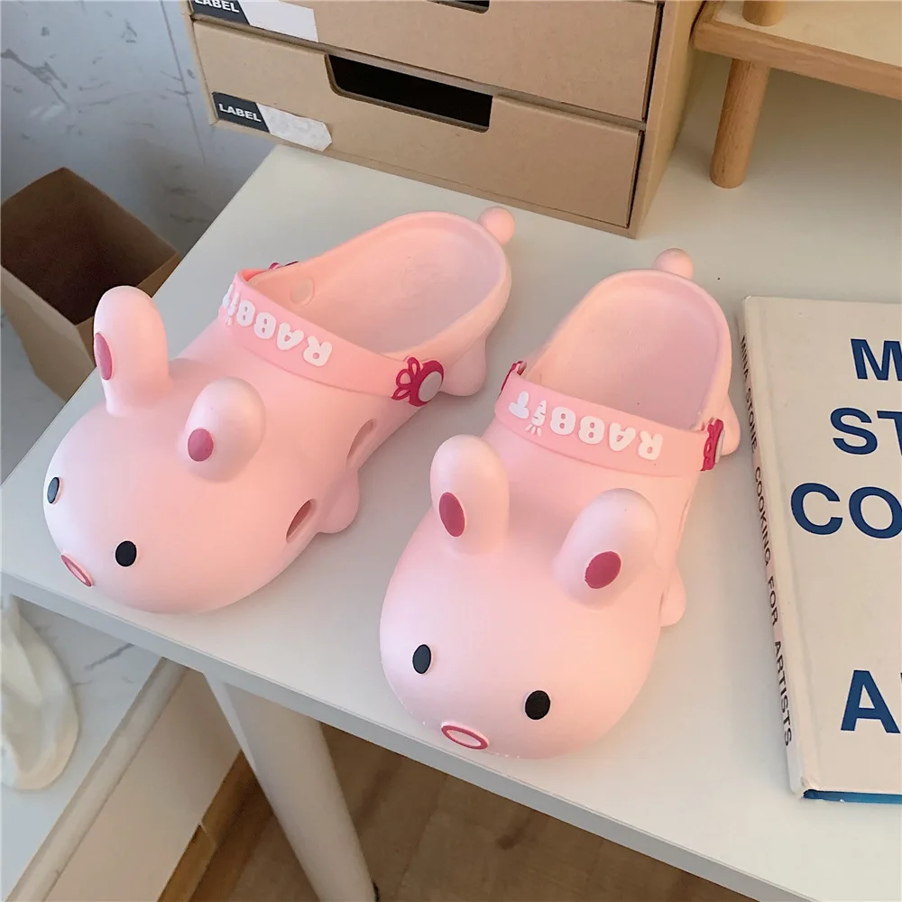 

Женская летняя модная обувь с дырками, Студенческая верхняя одежда, Симпатичные сандалии с закрытым носком и сердечками для девочек-подрос...