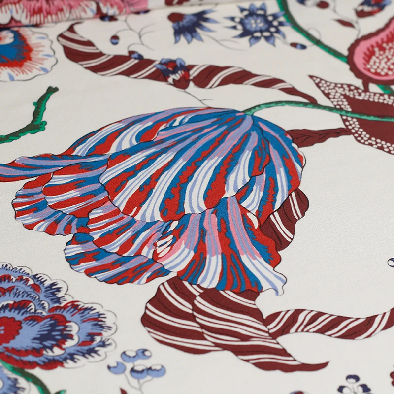 

Red Raspberry 19momme White Flower Printed Silk Crepe De Chine Fabric 100%Silk Materials Women Dress Sewing Cloth Freeshipping