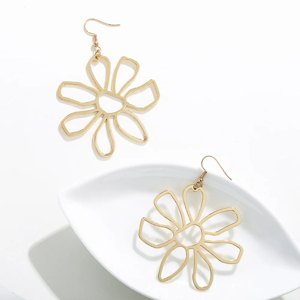 

VG 6YM 2021 New Fashion Gold Color Metal Hollowing Flower Dangle Earrings Simple Design Drop Earrings For Women Party Jewelry