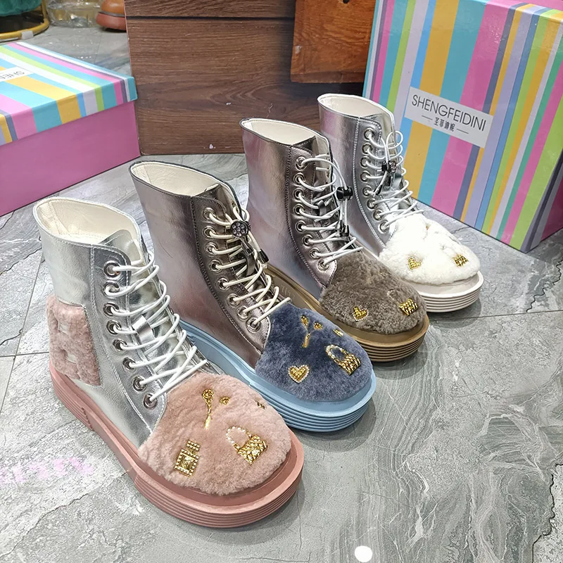 

Женские ботильоны из натуральной овечьей шерсти с круглым носком, теплая зимняя обувь из натуральной кожи на платформе, в британском стиле ...