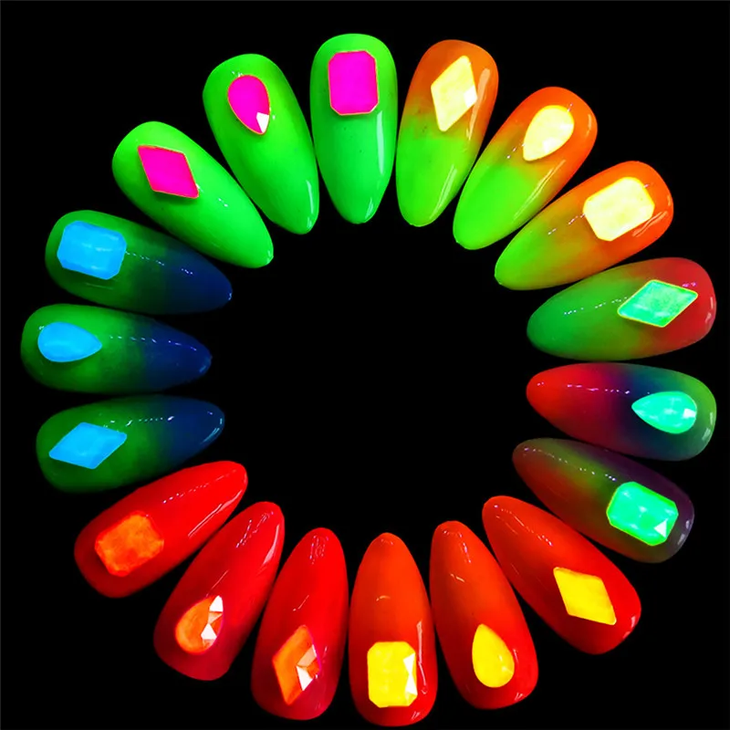 12 звёзд разные размеры светящиеся в темноте кристаллы стразы для ногтевого