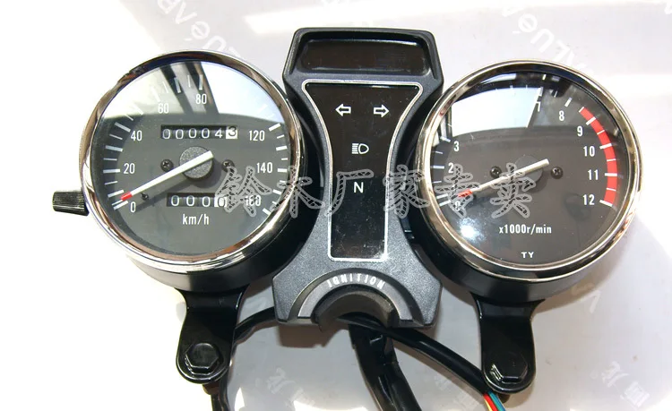 

For Suzuki GN250 instrumentation features are: cylindrical Pointer