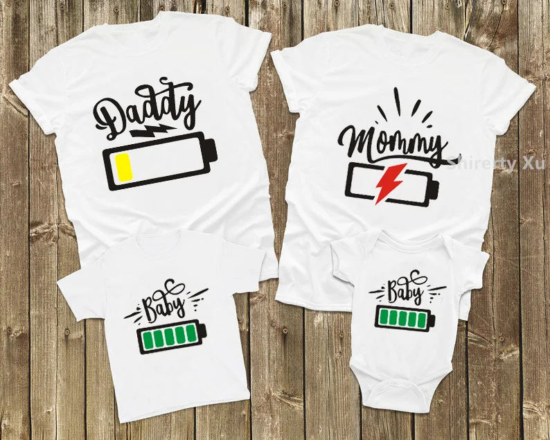 Family Battery T-shirts Funny Family Look Matching Outfit Clothes Daddy Mom Boy Girl T-shirt Daddy Mommy and Me Shirt 1pc