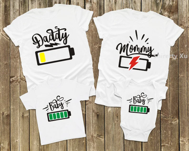 

Family Battery T-shirts Funny Family Look Matching Outfit Clothes Daddy Mom Boy Girl T-shirt Daddy Mommy and Me Shirt 1pc