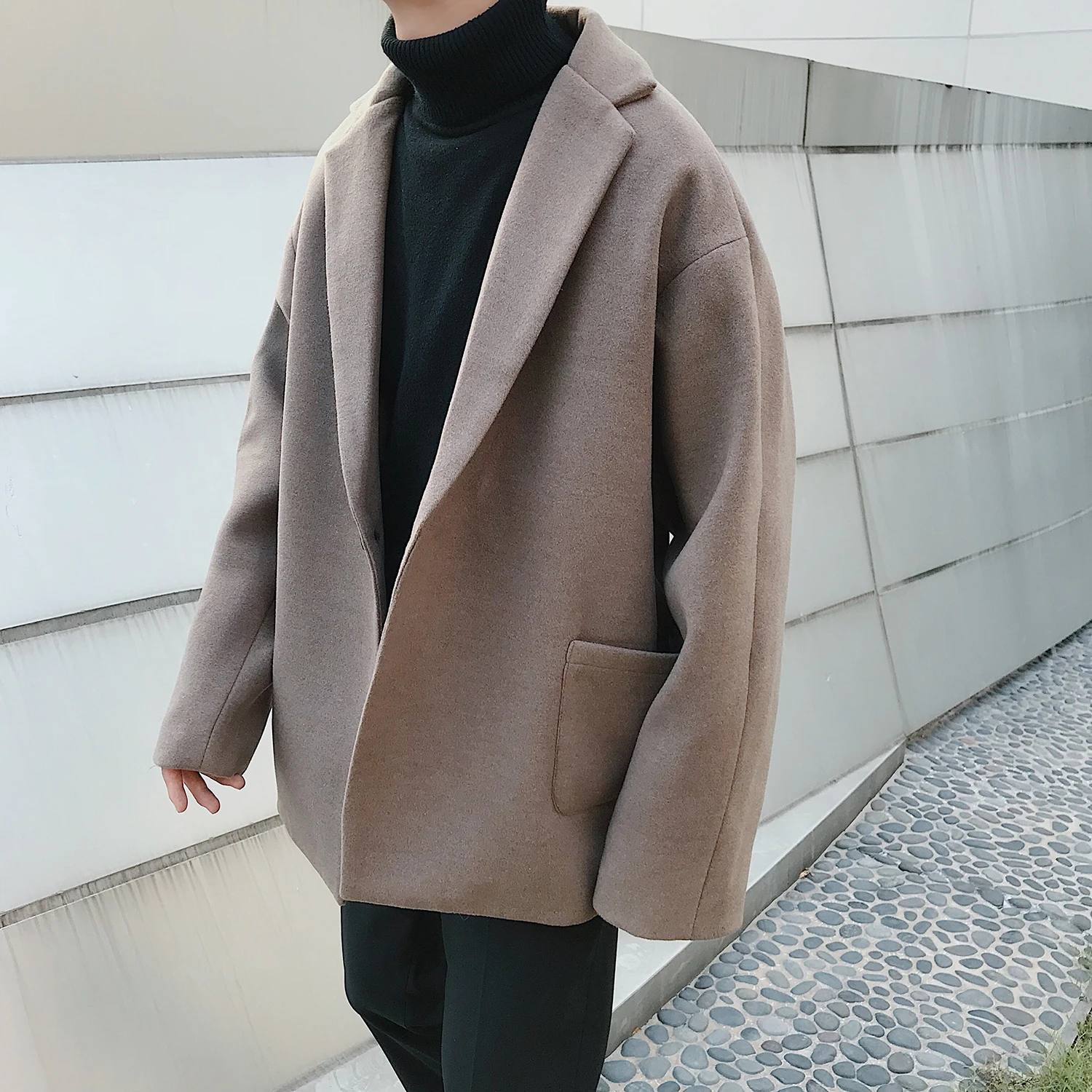 Winter Short Woolen Coat Men Fashion Solid Color Casual British Wind Woolen Jacket Man Loose Cotton Thick Woolen Overcoat Male - Color: Coffee