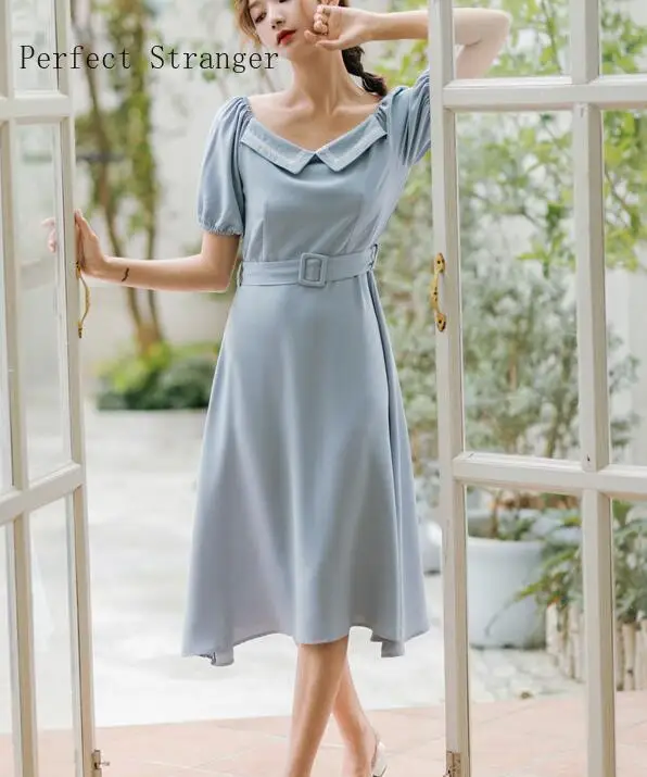 Женское длинное платье с рукавами-фонариками в студенческом стиле воротником