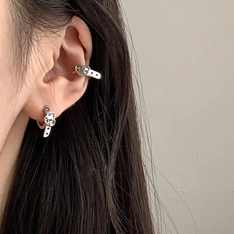

FMILY Minimalist 925 Silver Needle Creative Leather Buckle Peach Heart Earrings Retro Fashion Jewelry Gift for Girlfriend