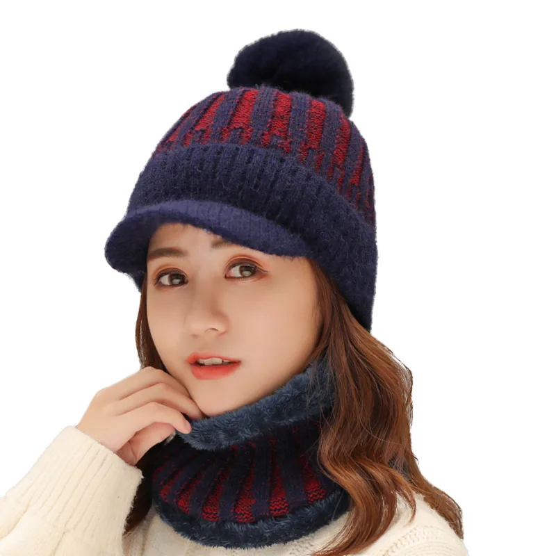 Брендовые новые зимние шапки с козырьком женские вязаные разных цветов шапочки