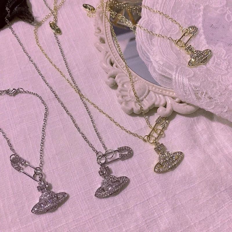 

Pearl Planet Necklace for Women Rhinestone Paper Clip Pendant Chokers Creative Female Saturns Pin Necklaces Jewelry Gifts