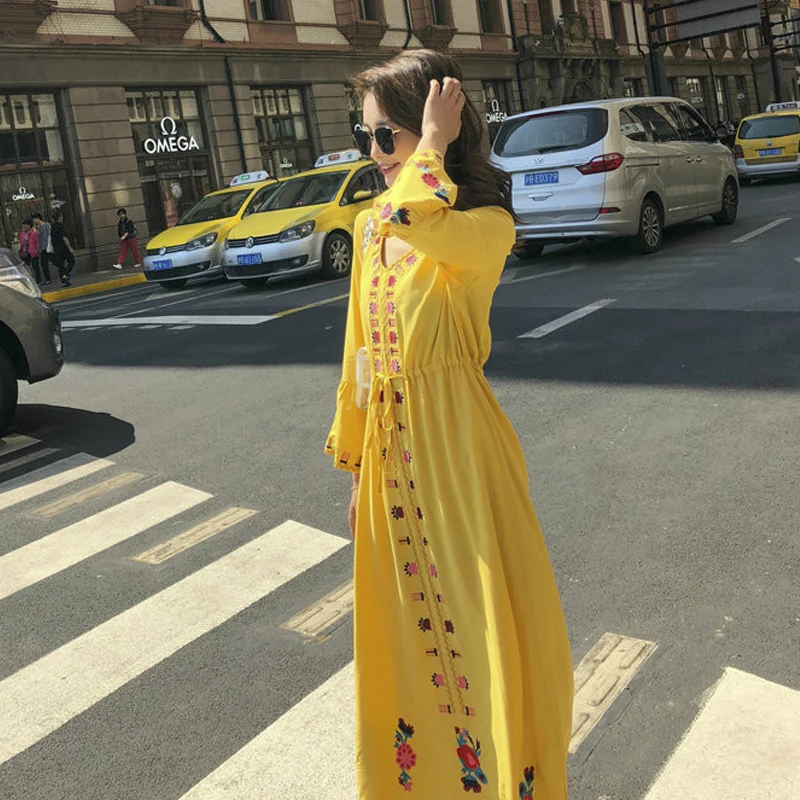 Женское пляжное платье с вышивкой длинное в этническом ретро-стиле расклешенным