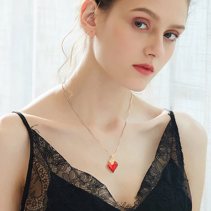 

COCOM Angel Wing Heart Design Female Pendant Necklace Austrian Crystals Romantic Women Jewelry Girlfriend Valentines Day Gift
