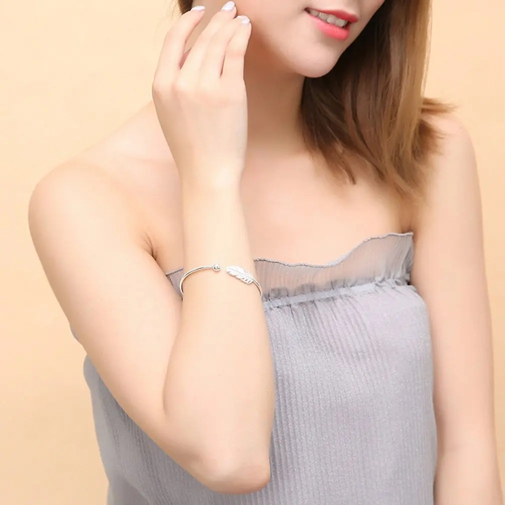 

New Bohemian Leaves Round Chain Opening Gold Bracelet Set Fashion Ladies Bracelets Apparel Jewelry Gift