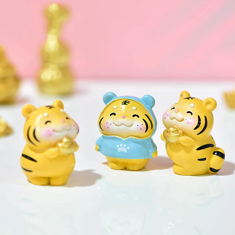 

Cute Small Tiger Set for Car Interior Decoration Home Room Desktop Ornaments Cartoon Lovely Tiger Girl Gift Auto Accessories