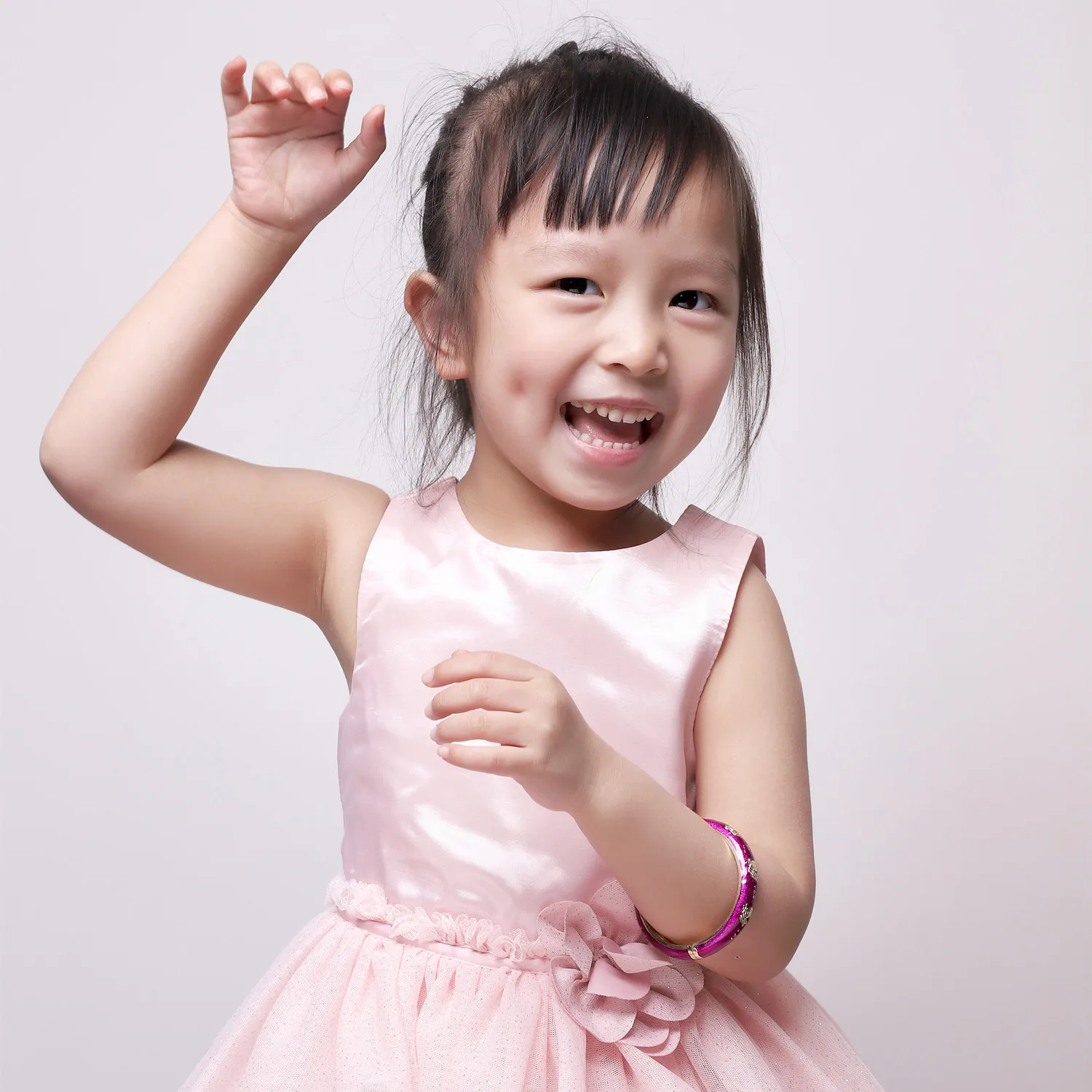 Ujoy детский классический браслет с фигуркой животного милый Пчелкой стильные