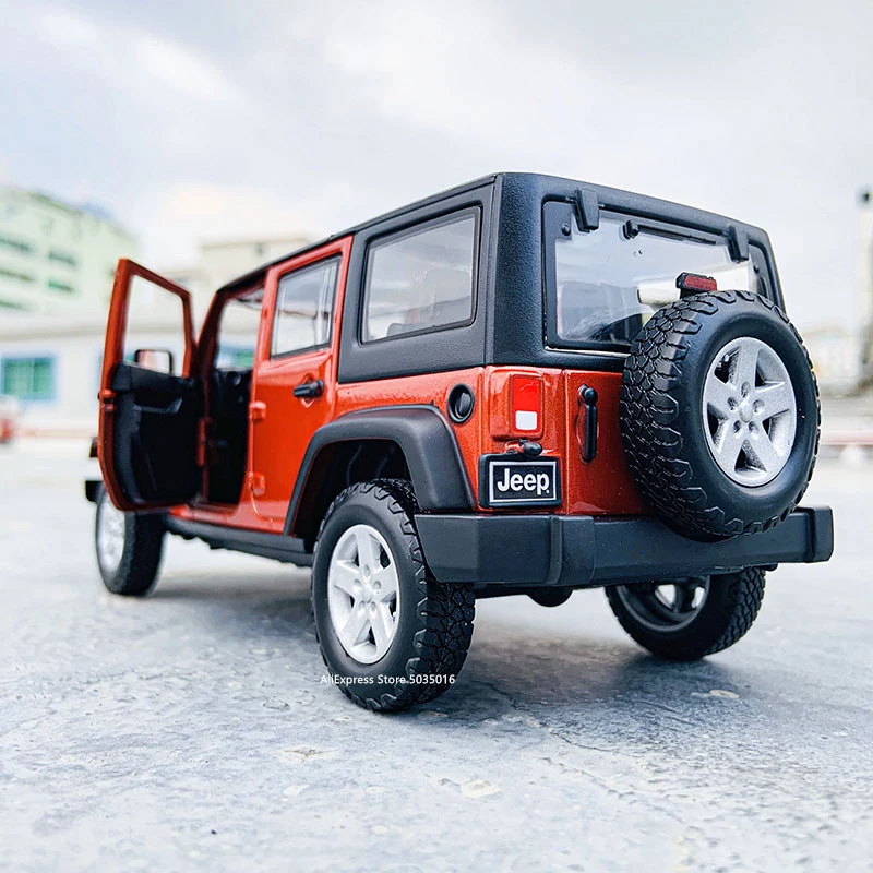 

1:24 2015 Jeep Wrangler Unlimited Car Simulation Alloy Car Model Crafts Decoration Collection Toy Tools Gift