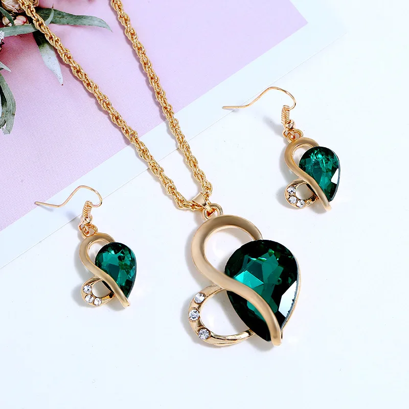 Набор из ожерелья и серег в форме сердца | Украшения аксессуары