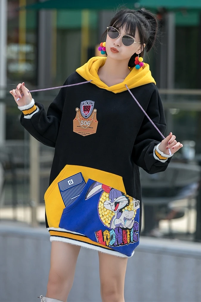 

Europe station 2020 autumn and winter heavy industry patch sequined hooded sweater women plus velvet padded top