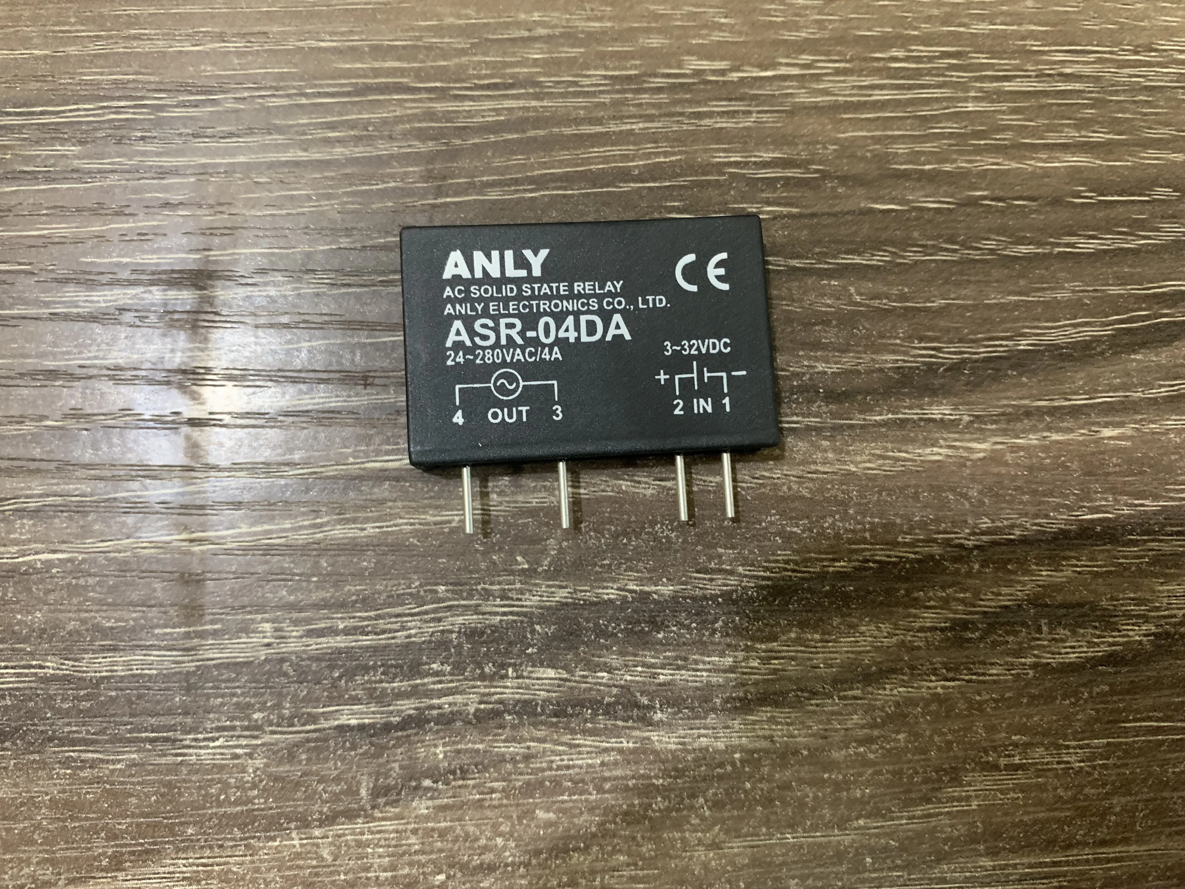 Оригинальное женское новое стандартное твердотельное реле маленькое |