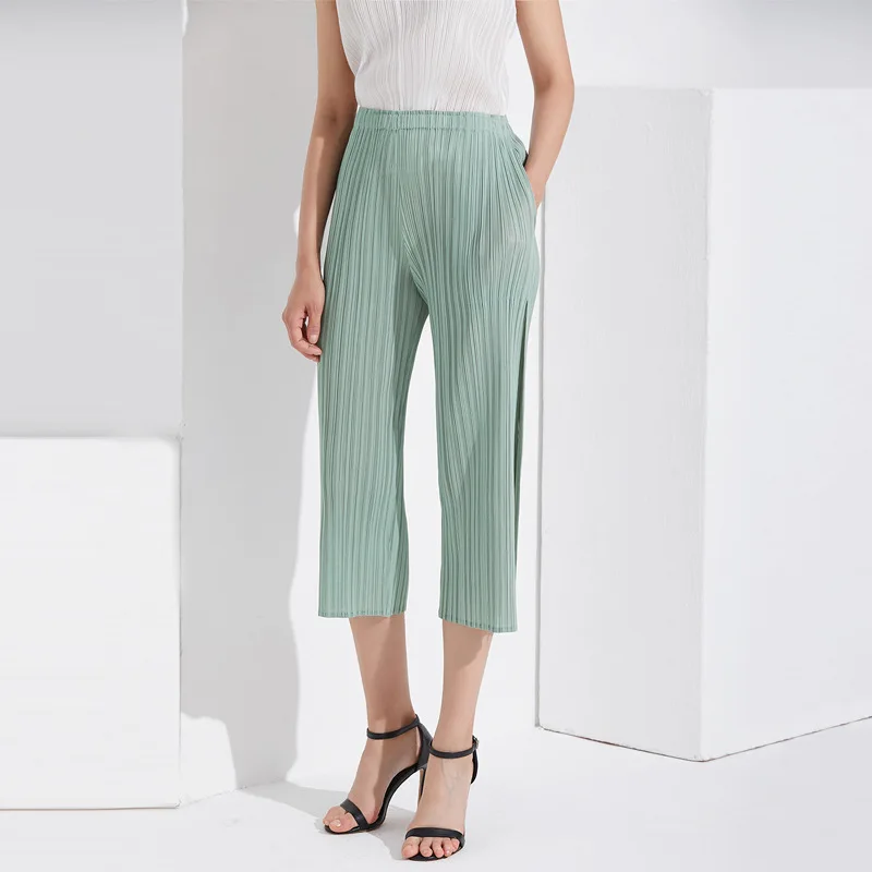 

Miyake folds 2022 spring and summer comfortable split split cool breathable cropped pants Japanese simple loose basic pants