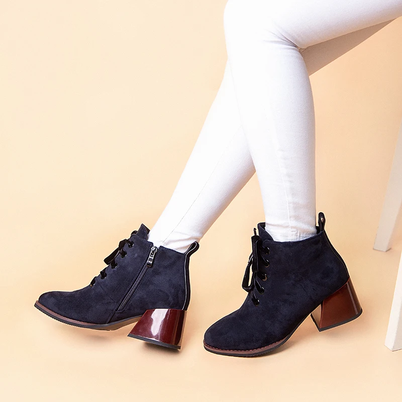 Зимние женские ботильоны из натуральной кожи с острым носком на высоком