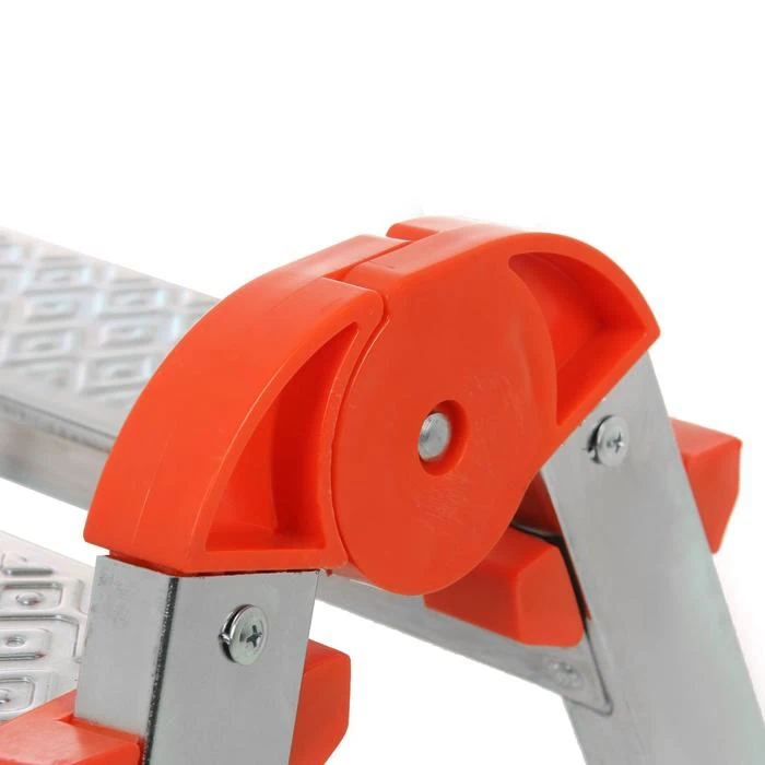 Складная стремянка YARUS двусторонняя из стали для лестниц строительства и ремонта.